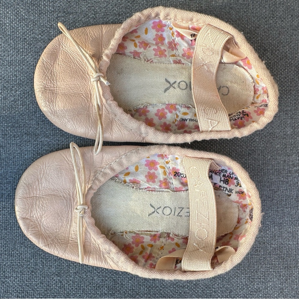 Capezio Toddler Girls Pink Ballet Shoes - 7M